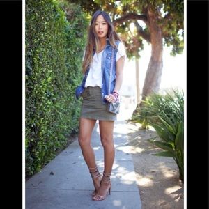 NWT beautiful olive utility scooter mini skirt.